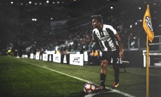 米兰体育官网-破冰者，英格拉姆在开拓者对阵深圳队关键节点的连续得分艺术