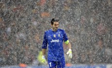 ac米兰官网-国球荣耀与绿茵反思，樊振东惊艳背后的英格兰横扫启示