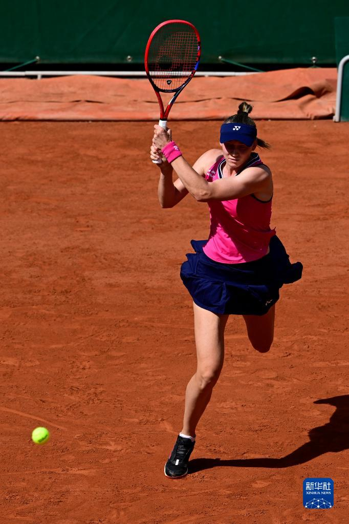 朱利安·加德在比赛中展现出色技术 朱利安·加德在比赛中展现出色技术