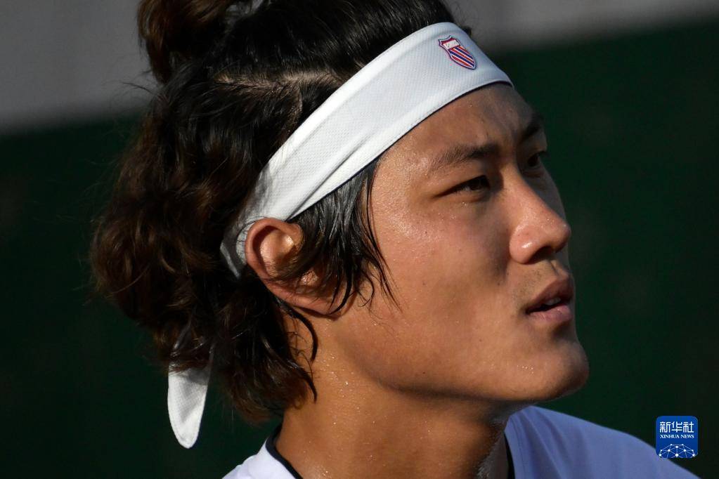 朱利安·加德在比赛中展现出色技术 朱利安·加德在比赛中展现出色技术