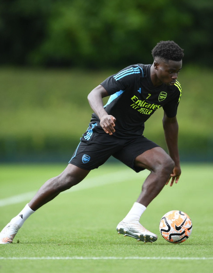 包含瓦伦西亚坚韧不拔，争取三分的词条