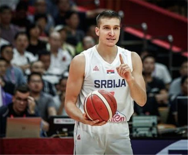 美国队迎来新教练领队，备战世界杯全面升级的简单介绍