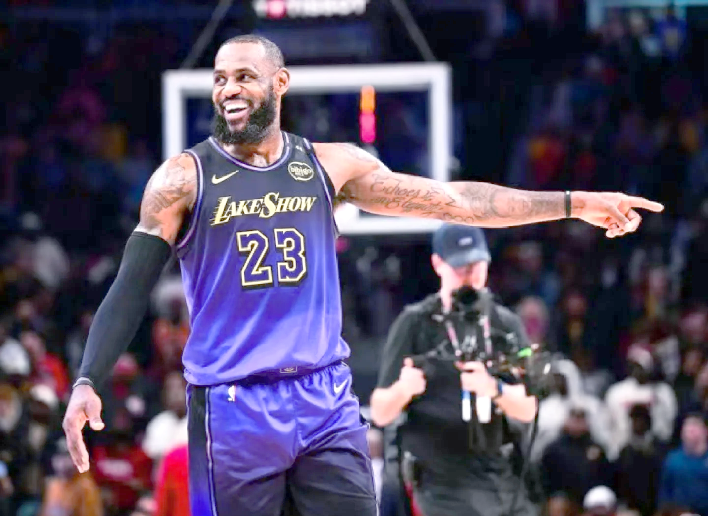 湖人新援状态回升，助力球队击败对手的简单介绍