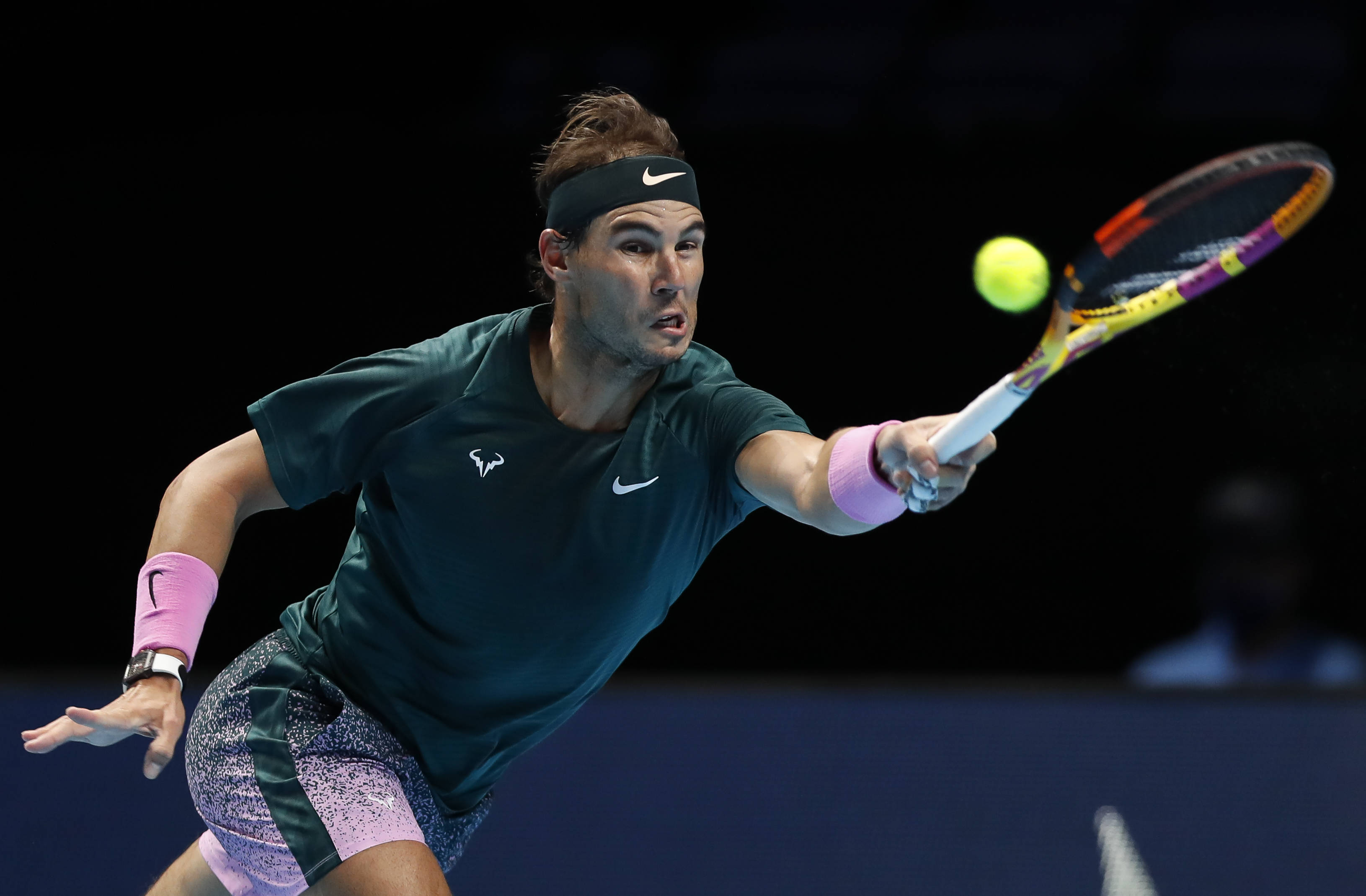 包含ATP总决赛完胜年终总决赛，西西帕斯高光表现的词条